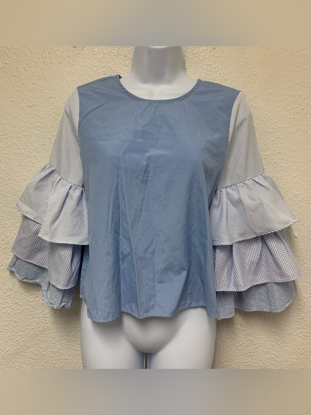 Women’s Sz M Top Ruffle Tiered Voluminous Sleeve Blue White Rebellion Again